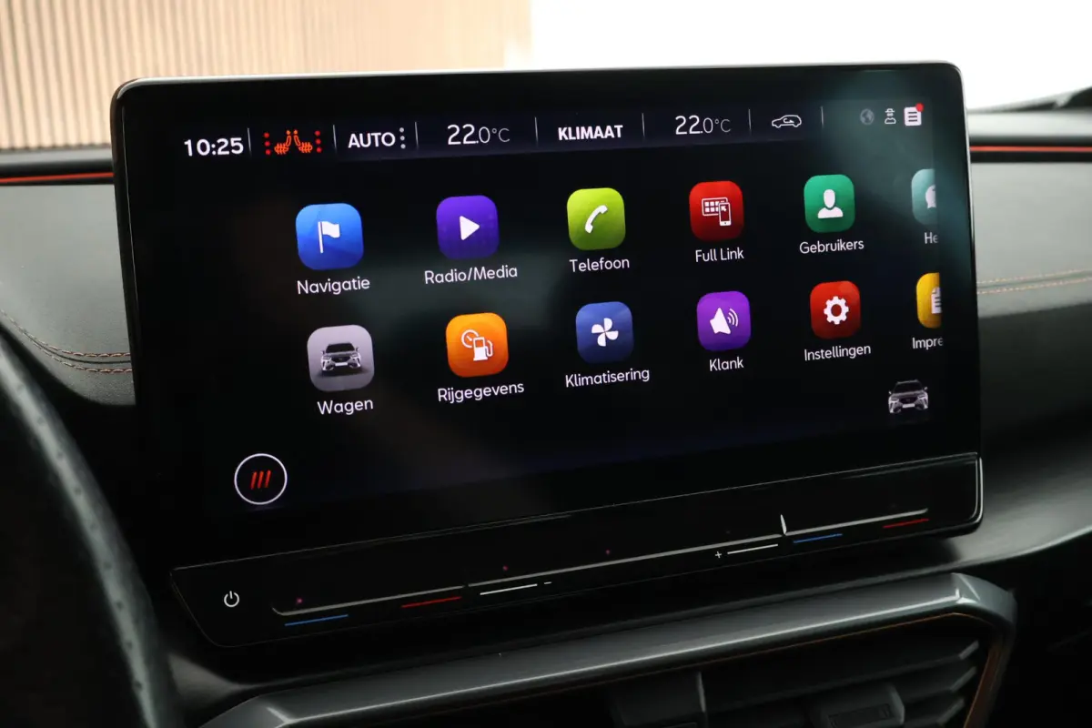 1.4 TSI 204pk e-Hybrid Essential Trekhaak Camera Stoelverwarming Memory Keyless Navigatie
