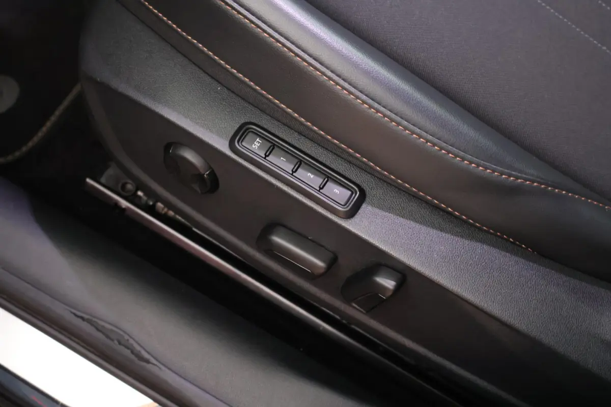 1.4 TSI 204pk e-Hybrid Essential Trekhaak Camera Stoelverwarming Memory Keyless Navigatie