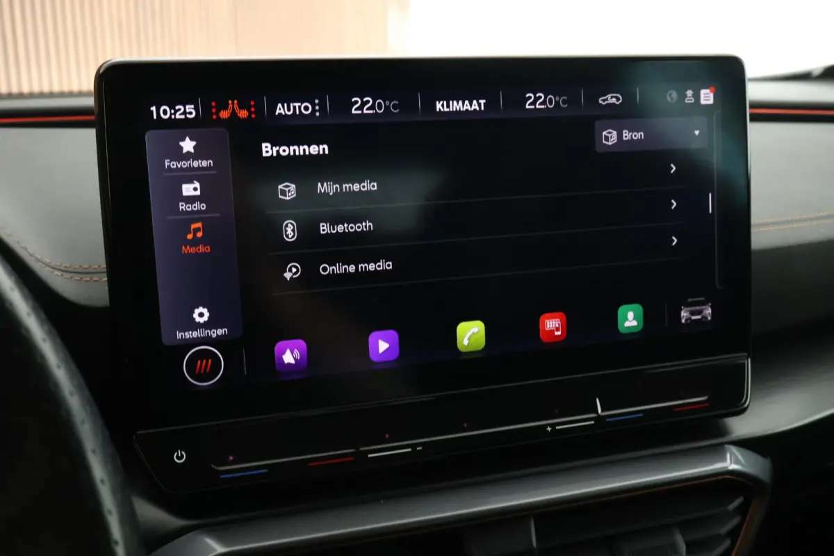 1.4 TSI 204pk e-Hybrid Essential Trekhaak Camera Stoelverwarming Memory Keyless Navigatie