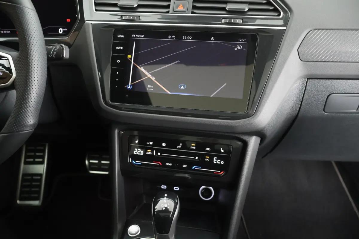 1.4 TSI 245pk eHybrid R-Line Business+ Black Style DCC Panoramadak HUD Camera Trekhaak Stoelverwarming Keyless Navigatie