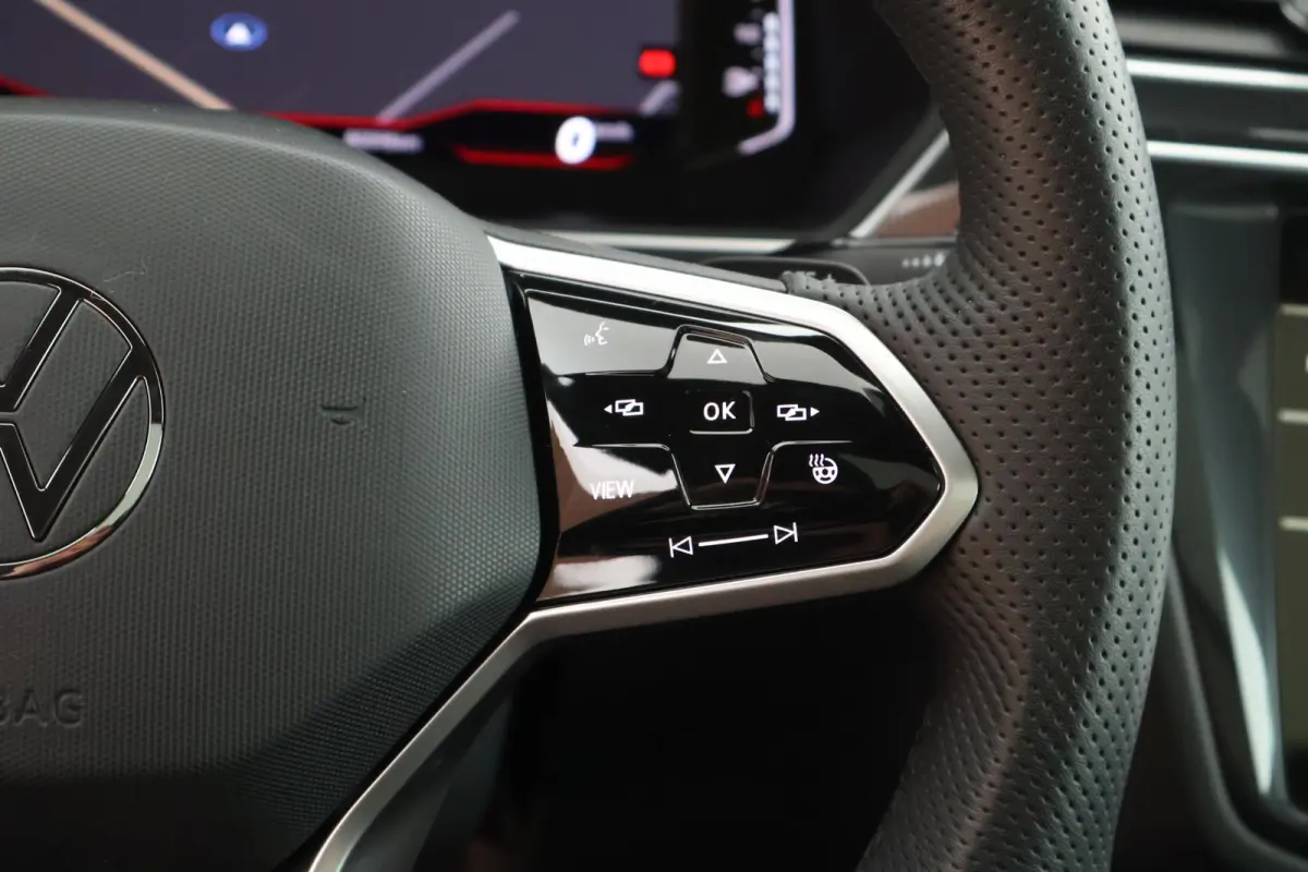 1.4 TSI 245pk eHybrid R-Line Business+ Black Style DCC Panoramadak HUD Camera Trekhaak Stoelverwarming Keyless Navigatie