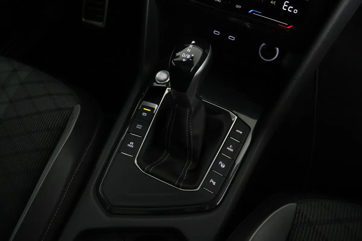 1.4 TSI 245pk eHybrid R-Line Business+ Black Style DCC Panoramadak HUD Camera Trekhaak Stoelverwarming Keyless Navigatie