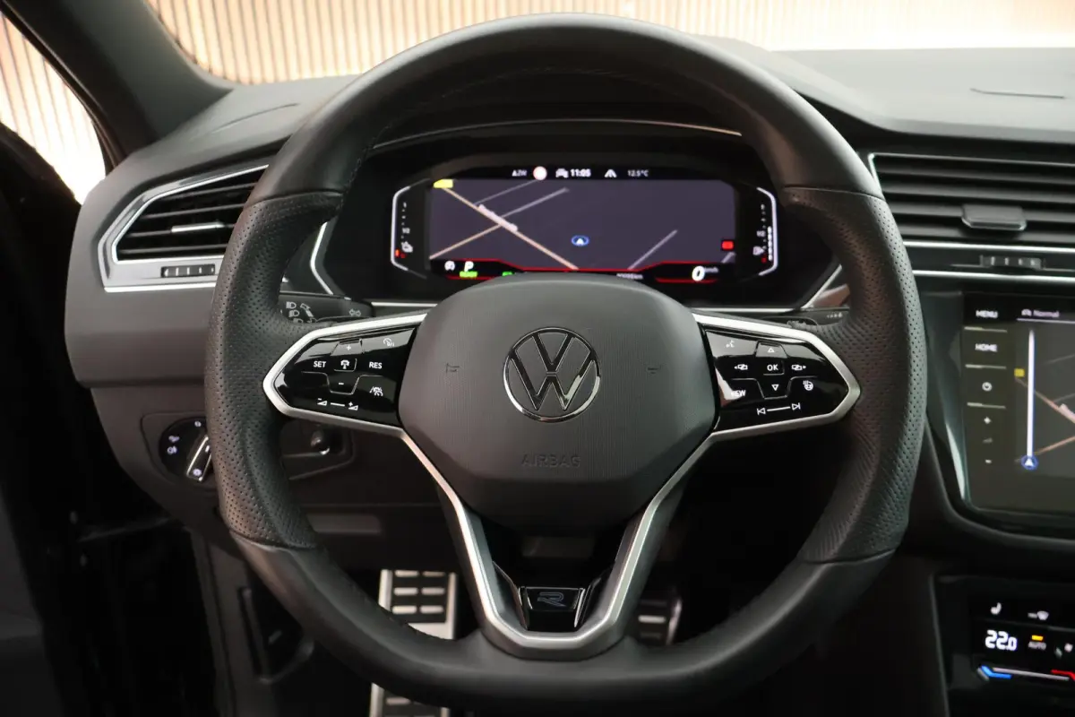 1.4 TSI 245pk eHybrid R-Line Business+ Black Style DCC Panoramadak HUD Camera Trekhaak Stoelverwarming Keyless Navigatie