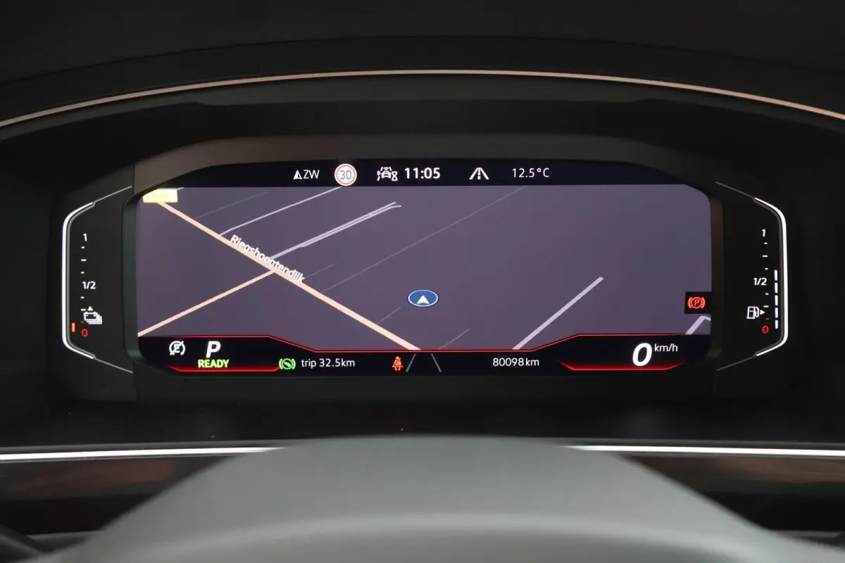1.4 TSI 245pk eHybrid R-Line Business+ Black Style DCC Panoramadak HUD Camera Trekhaak Stoelverwarming Keyless Navigatie