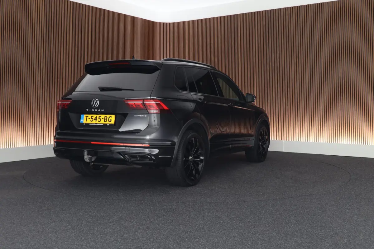 1.4 TSI 245pk eHybrid R-Line Business+ Black Style DCC Panoramadak HUD Camera Trekhaak Stoelverwarming Keyless Navigatie
