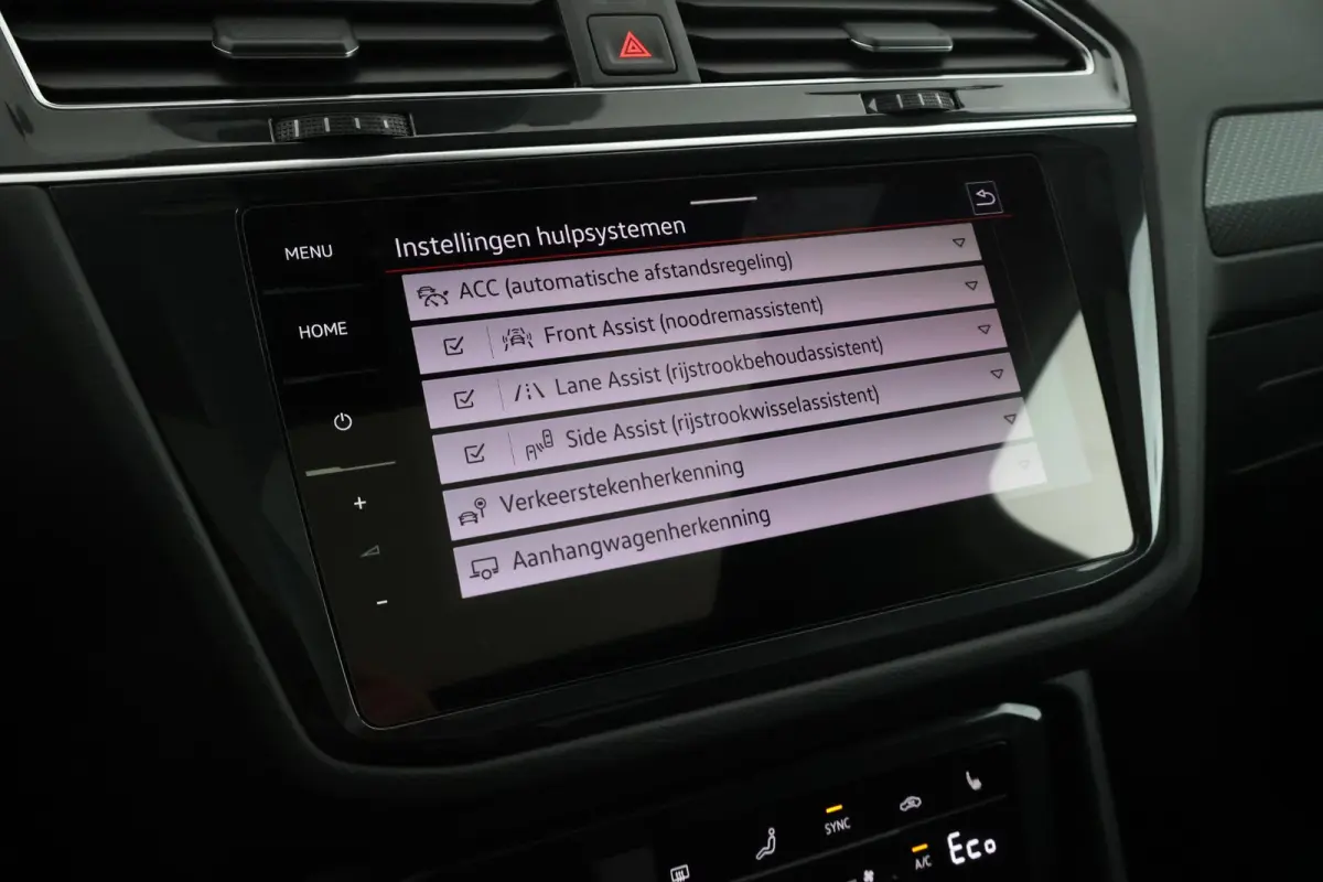 1.4 TSI 245pk eHybrid R-Line Business+ Black Style DCC Panoramadak HUD Camera Trekhaak Stoelverwarming Keyless Navigatie