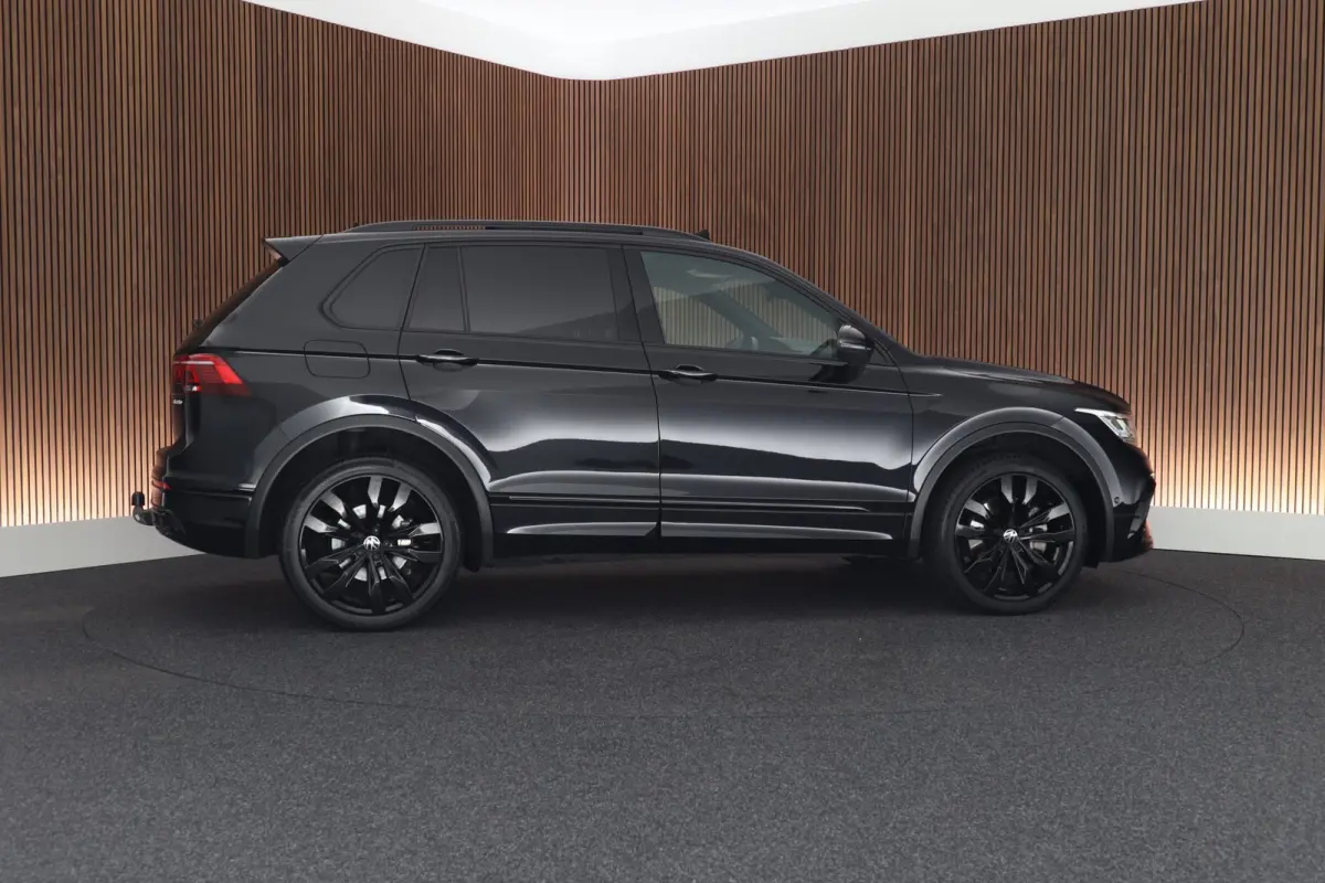1.4 TSI 245pk eHybrid R-Line Business+ Black Style DCC Panoramadak HUD Camera Trekhaak Stoelverwarming Keyless Navigatie