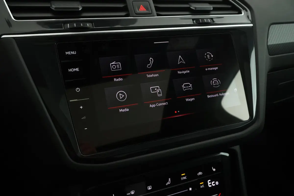 1.4 TSI 245pk eHybrid R-Line Business+ Black Style DCC Panoramadak HUD Camera Trekhaak Stoelverwarming Keyless Navigatie
