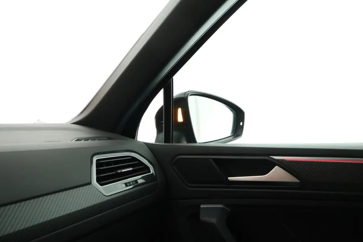 1.4 TSI 245pk eHybrid R-Line Business+ Black Style DCC Panoramadak HUD Camera Trekhaak Stoelverwarming Keyless Navigatie