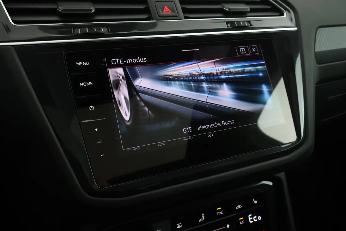 1.4 TSI 245pk eHybrid R-Line Business+ Black Style DCC Panoramadak HUD Camera Trekhaak Stoelverwarming Keyless Navigatie