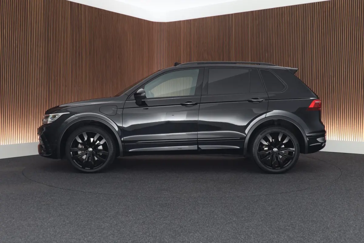 1.4 TSI 245pk eHybrid R-Line Business+ Black Style DCC Panoramadak HUD Camera Trekhaak Stoelverwarming Keyless Navigatie