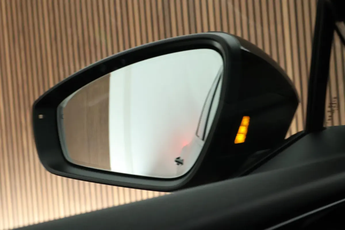 40 S edition 77 kWh SOH 93% Trekhaak Camera HUD Sonos Panoramadak Stoelverwarming Navigatie S-Line
