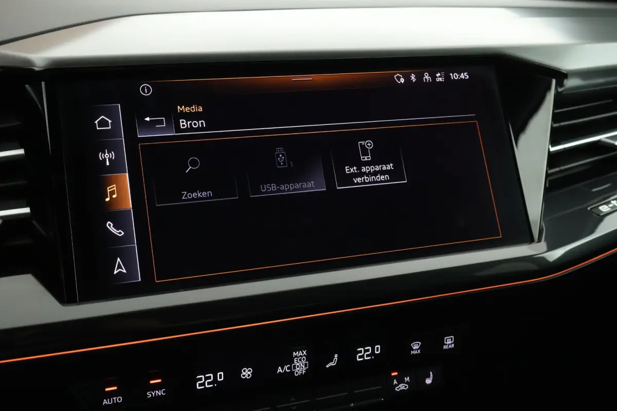 40 S edition 77 kWh SOH 93% Trekhaak Camera HUD Sonos Panoramadak Stoelverwarming Navigatie S-Line