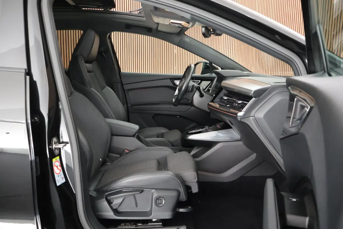 40 S edition 77 kWh SOH 93% Trekhaak Camera HUD Sonos Panoramadak Stoelverwarming Navigatie S-Line