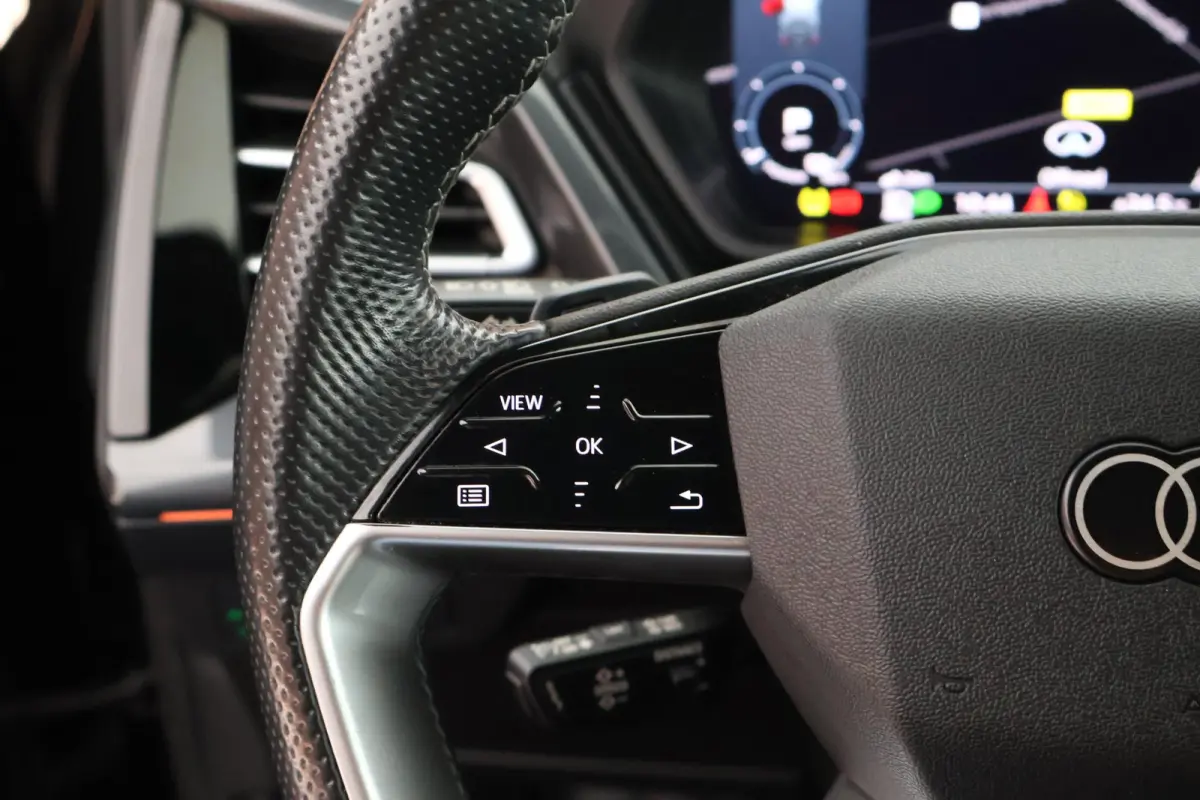 40 S edition 77 kWh SOH 93% Trekhaak Camera HUD Sonos Panoramadak Stoelverwarming Navigatie S-Line