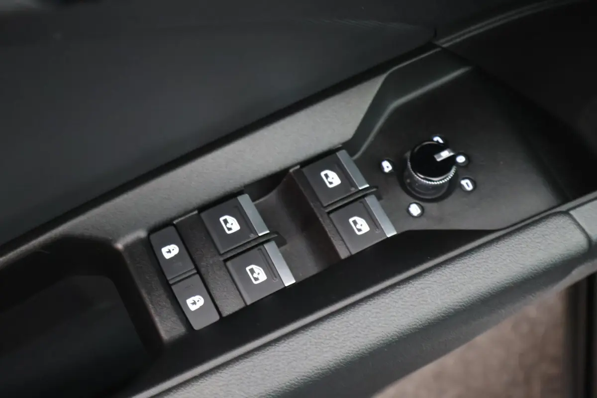 40 S edition 77 kWh SOH 93% Trekhaak Camera HUD Sonos Panoramadak Stoelverwarming Navigatie S-Line
