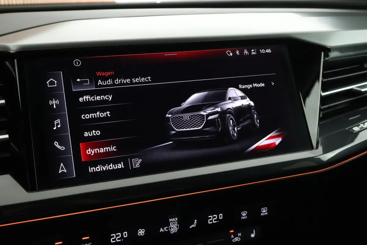 40 S edition 77 kWh SOH 93% Trekhaak Camera HUD Sonos Panoramadak Stoelverwarming Navigatie S-Line