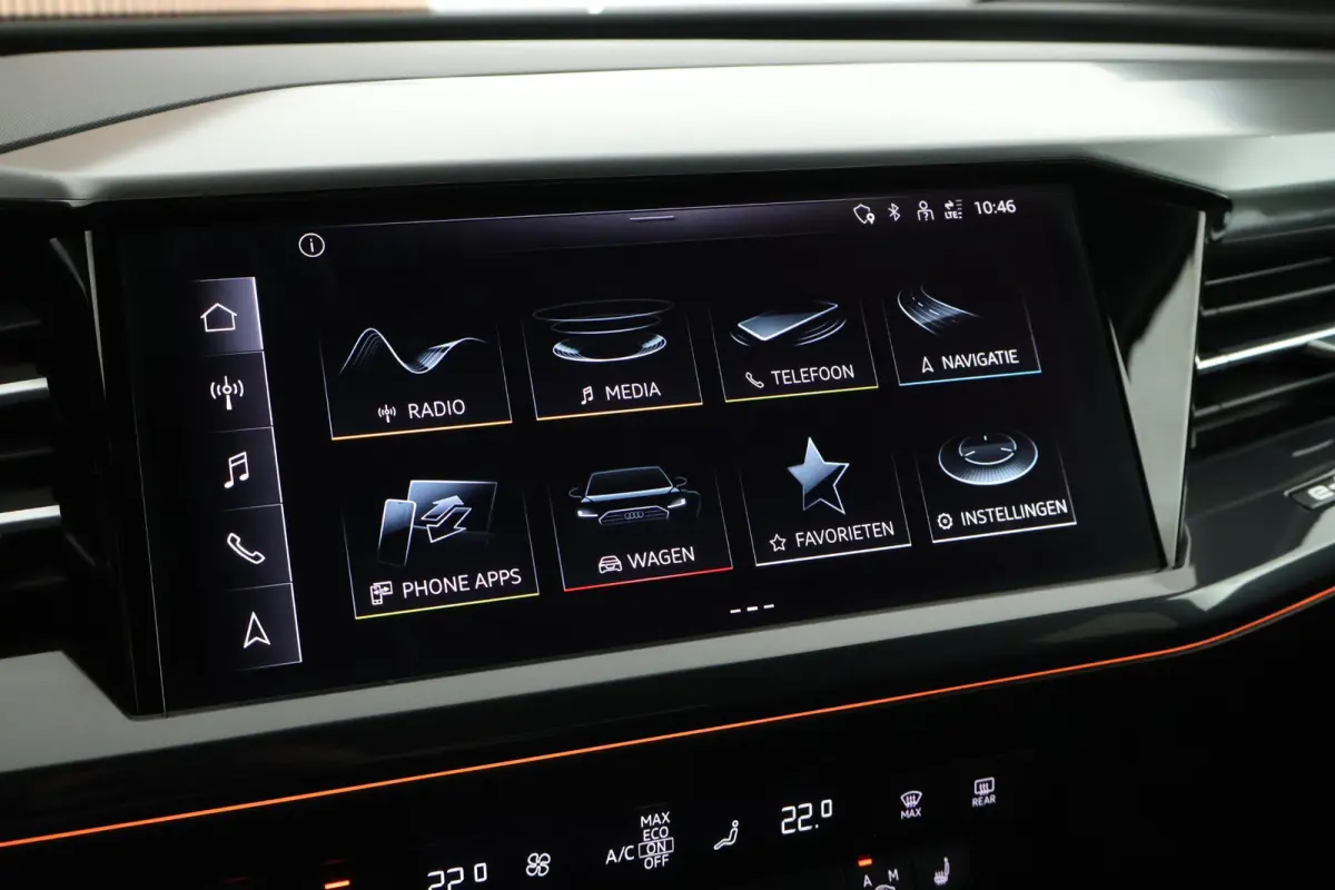 40 S edition 77 kWh SOH 93% Trekhaak Camera HUD Sonos Panoramadak Stoelverwarming Navigatie S-Line