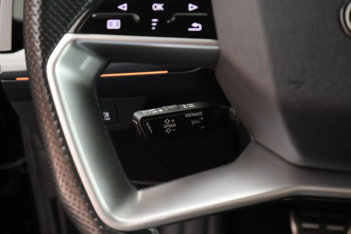 40 S edition 77 kWh SOH 93% Trekhaak Camera HUD Sonos Panoramadak Stoelverwarming Navigatie S-Line