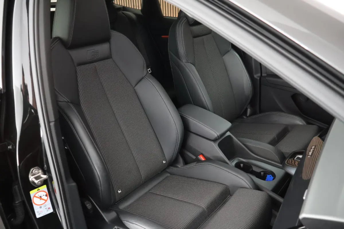 40 S edition 77 kWh SOH 93% Trekhaak Camera HUD Sonos Panoramadak Stoelverwarming Navigatie S-Line