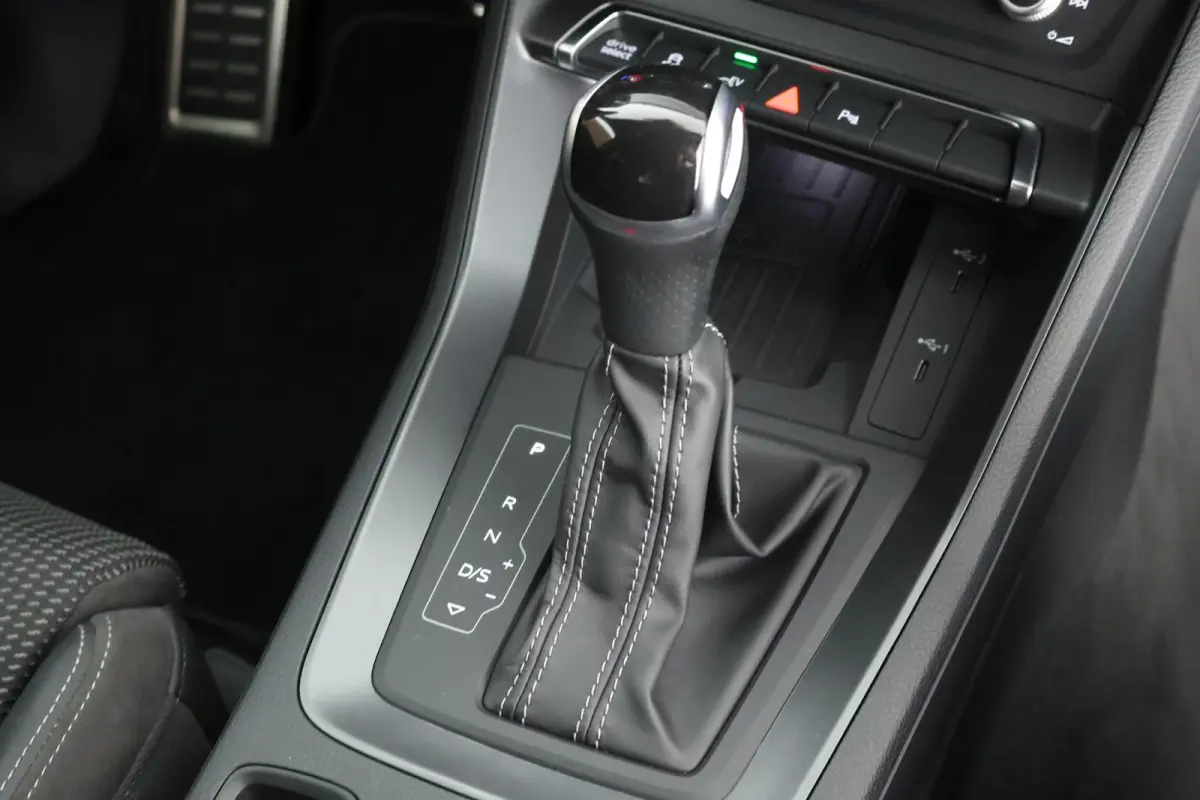 45 TFSIe 245pk S edition Trekhaak Keyless Stoelverwarming Navigatie Adaptive Cruise S-Line