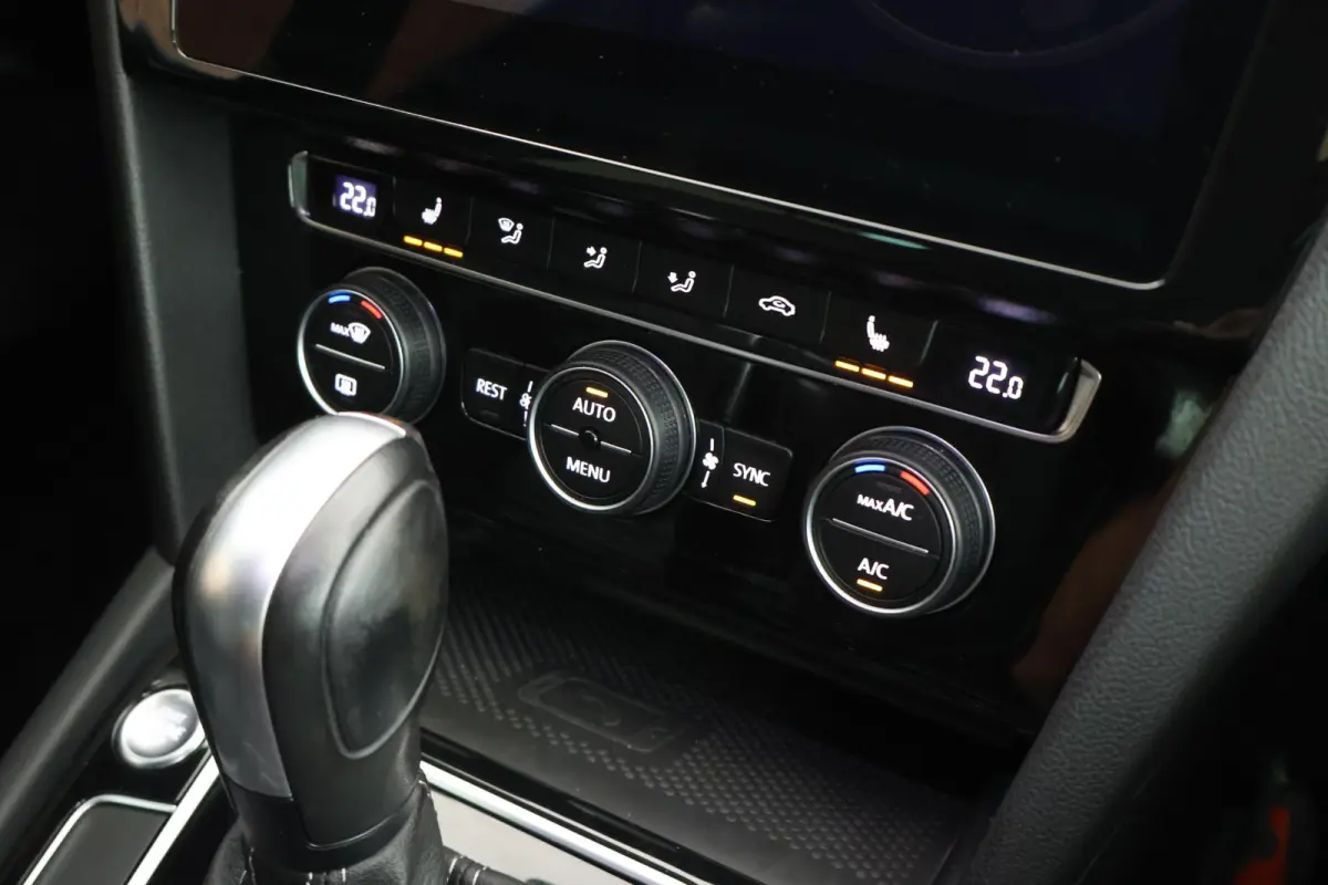 1.5 TSI 150pk DSG 2x R-Line Panoramadak Leder Camera Stoelverwarming Virtual Cockpit