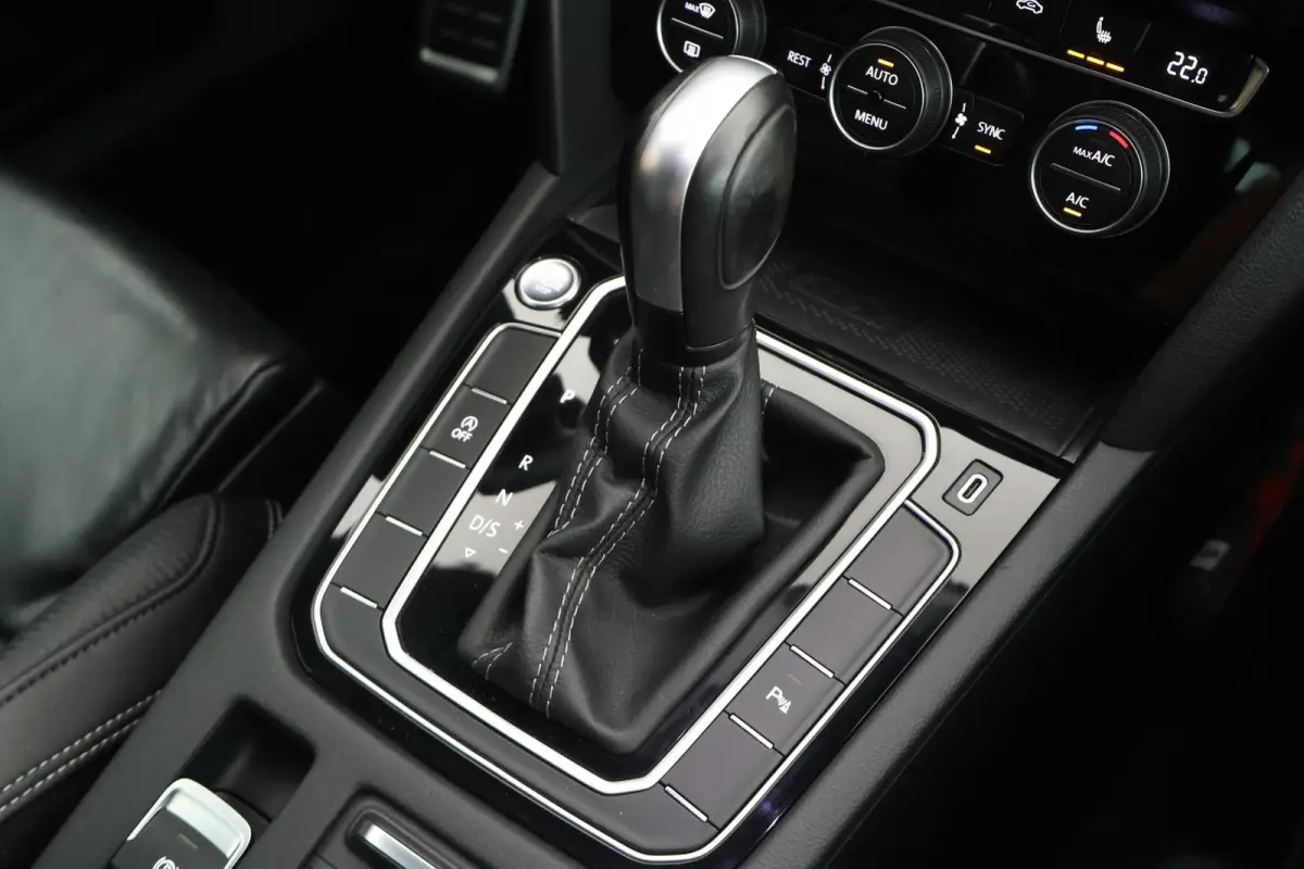 1.5 TSI 150pk DSG 2x R-Line Panoramadak Leder Camera Stoelverwarming Virtual Cockpit