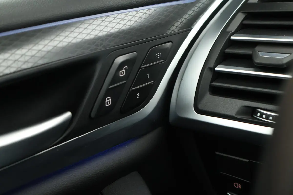 xDrive30e 292pk High Executive M Sport Camera Leder Panoramadak Stoelverwarming Navigatie
