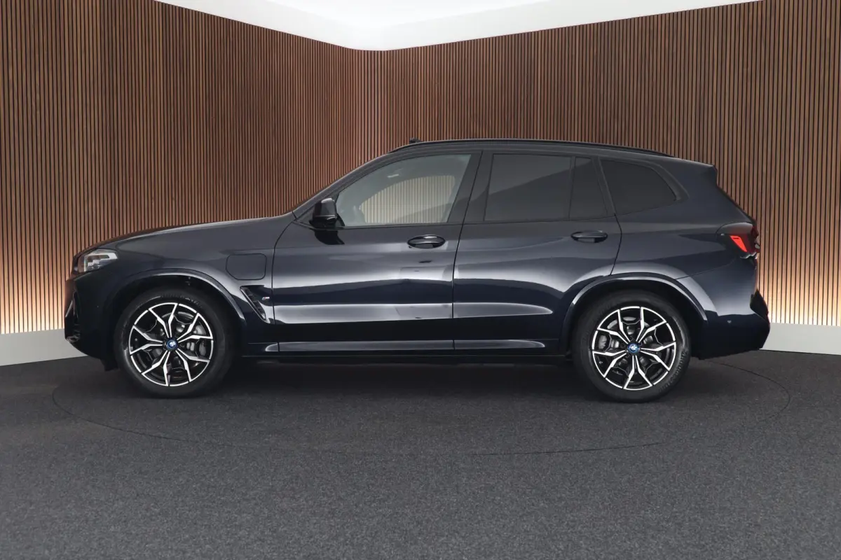 xDrive30e 292pk High Executive M Sport Camera Leder Panoramadak Stoelverwarming Navigatie