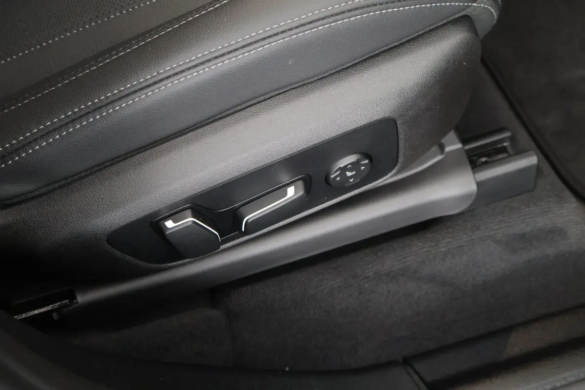 xDrive30e 292pk High Executive M Sport Camera Leder Panoramadak Stoelverwarming Navigatie
