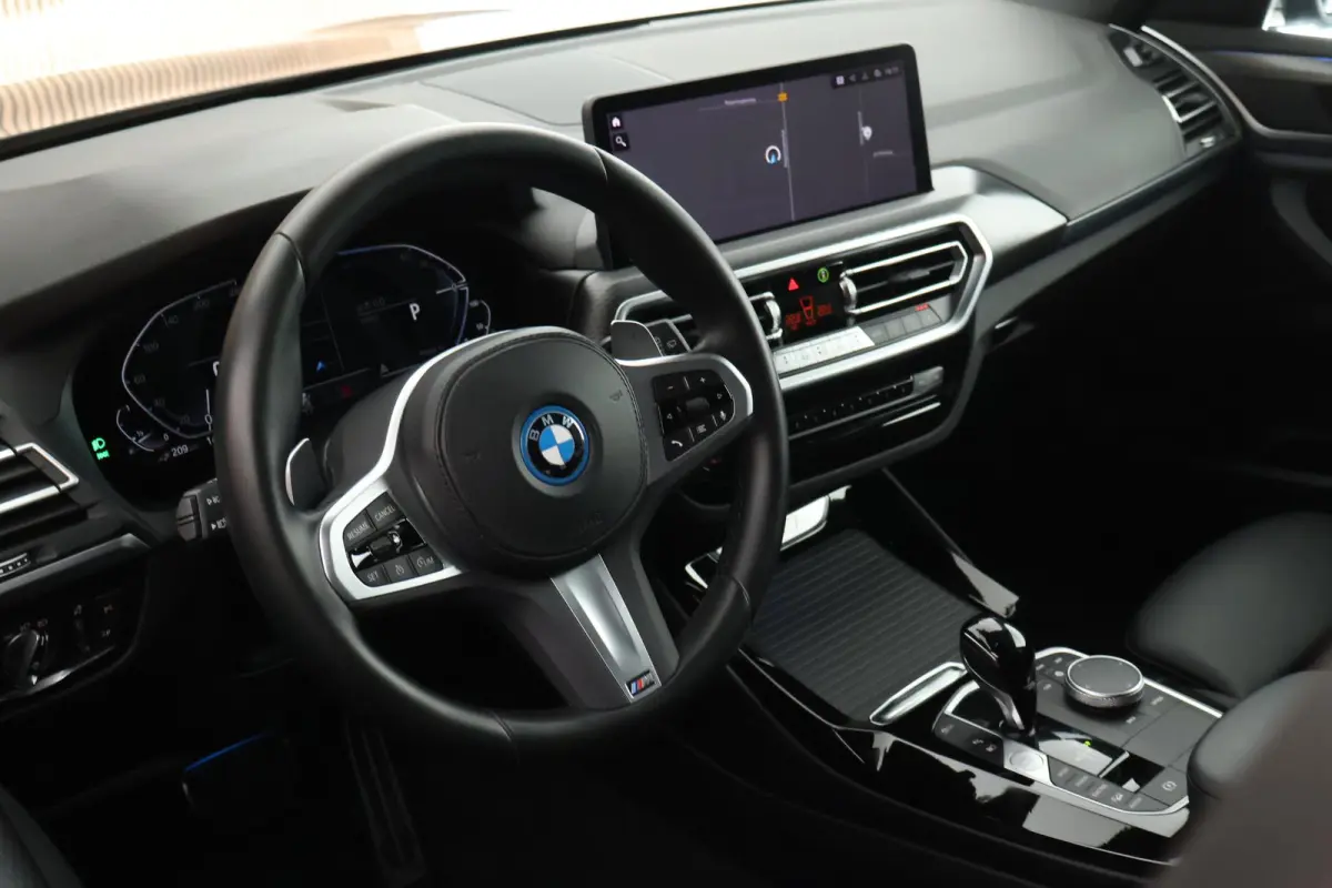 xDrive30e 292pk High Executive M Sport Camera Leder Panoramadak Stoelverwarming Navigatie