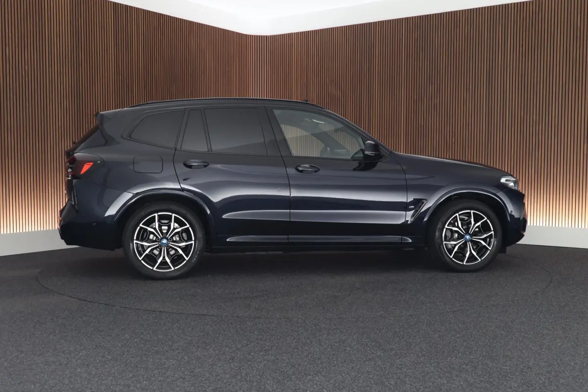 xDrive30e 292pk High Executive M Sport Camera Leder Panoramadak Stoelverwarming Navigatie