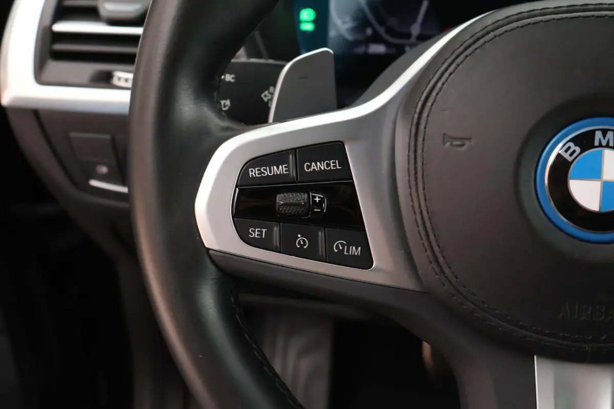 xDrive30e 292pk High Executive M Sport Camera Leder Panoramadak Stoelverwarming Navigatie