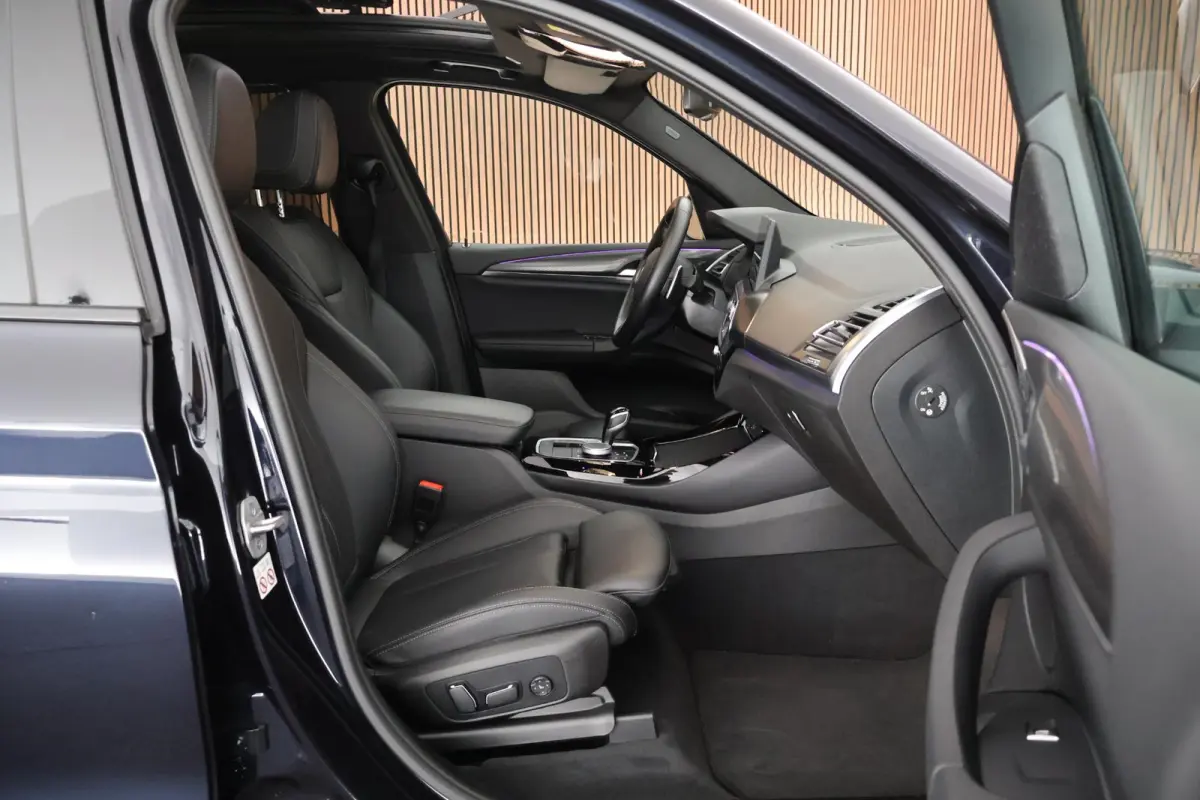 xDrive30e 292pk High Executive M Sport Camera Leder Panoramadak Stoelverwarming Navigatie