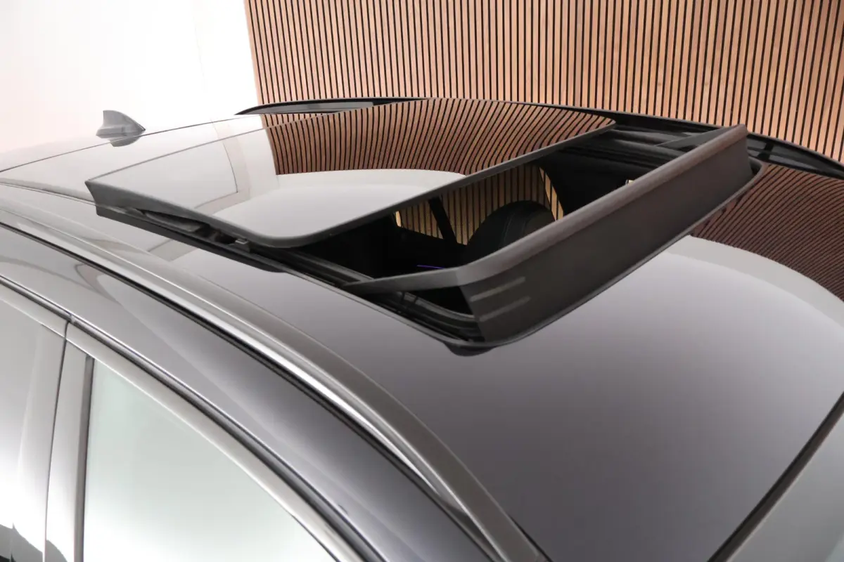 xDrive30e 292pk High Executive M Sport Camera Leder Panoramadak Stoelverwarming Navigatie