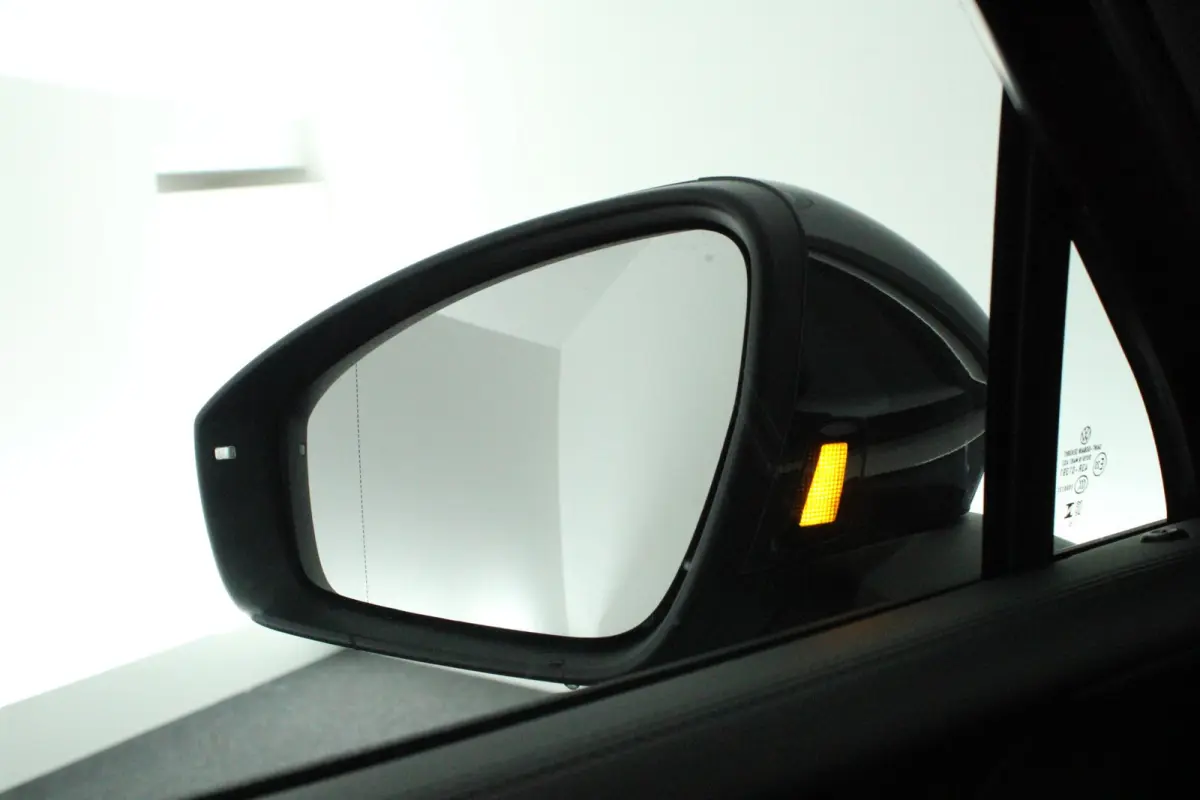 1.5 272pk eHybrid R-Line Edition Trekhaak Camera Keyless Massage Virtual Cockpit Panoramadak Carplay