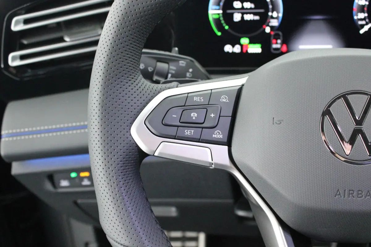 1.5 272pk eHybrid R-Line Edition Trekhaak Camera Keyless Massage Virtual Cockpit Panoramadak Carplay
