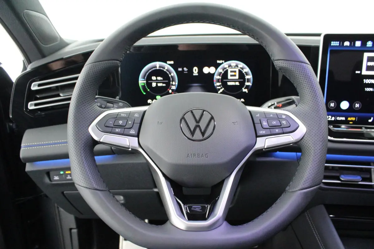 1.5 272pk eHybrid R-Line Edition Trekhaak Camera Keyless Massage Virtual Cockpit Panoramadak Carplay