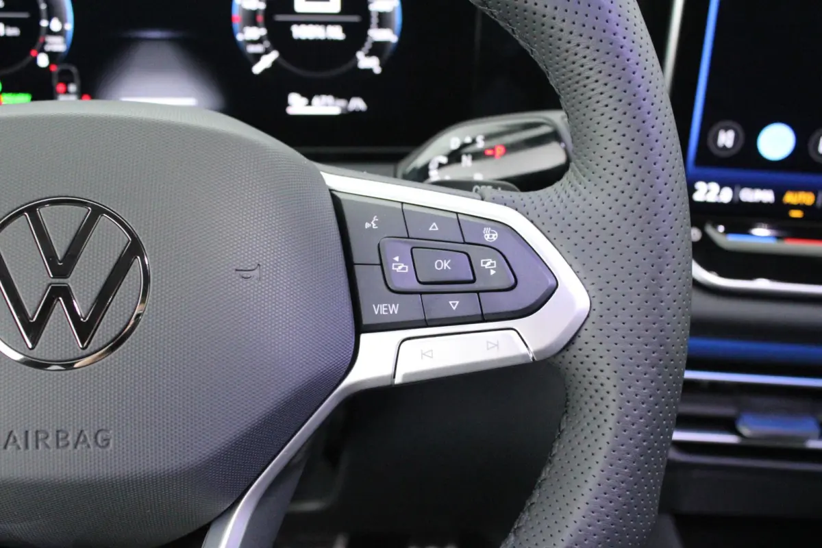 1.5 272pk eHybrid R-Line Edition Trekhaak Camera Keyless Massage Virtual Cockpit Panoramadak Carplay