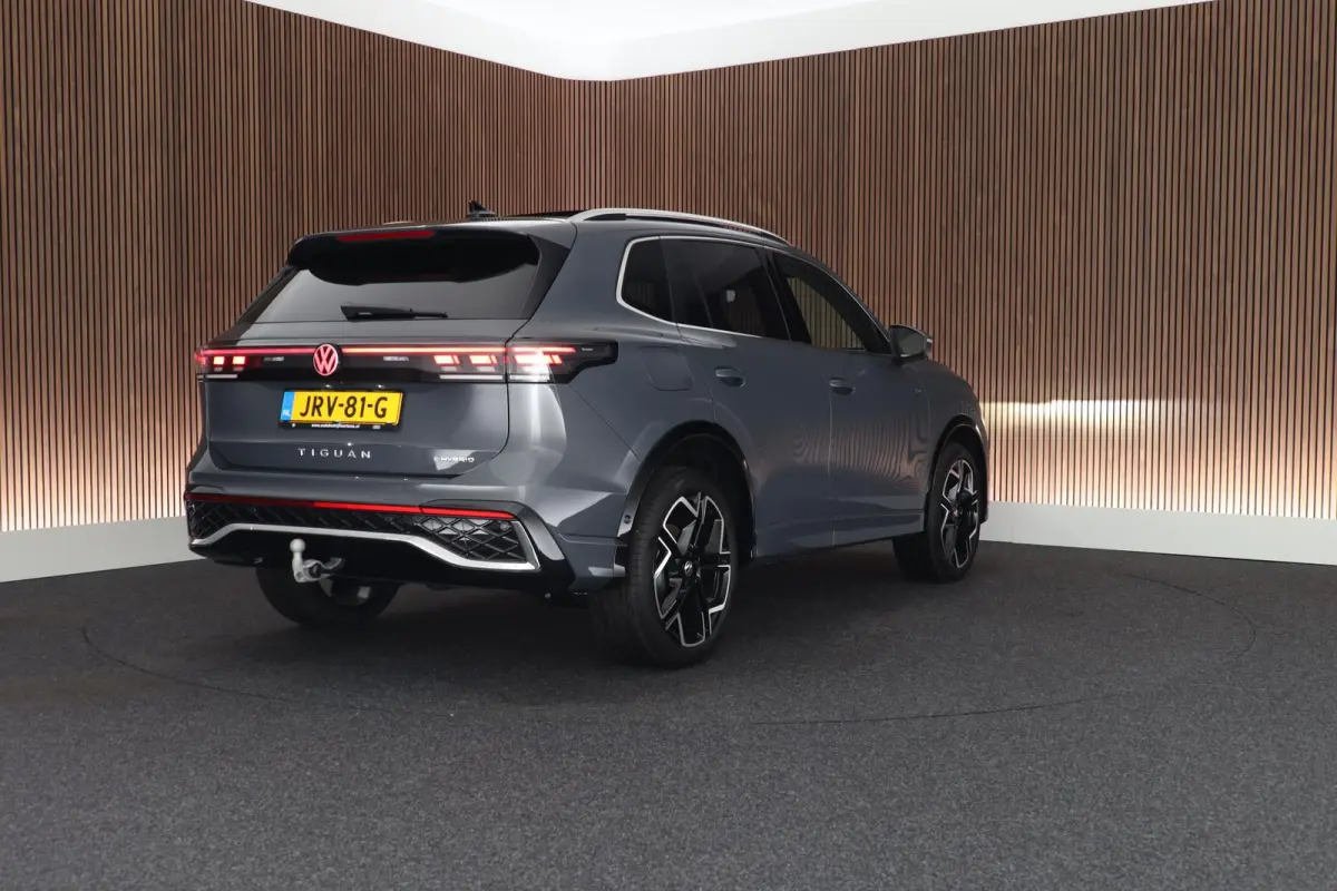 1.5 272pk eHybrid R-Line Edition Trekhaak Camera Keyless Massage Virtual Cockpit Panoramadak Carplay