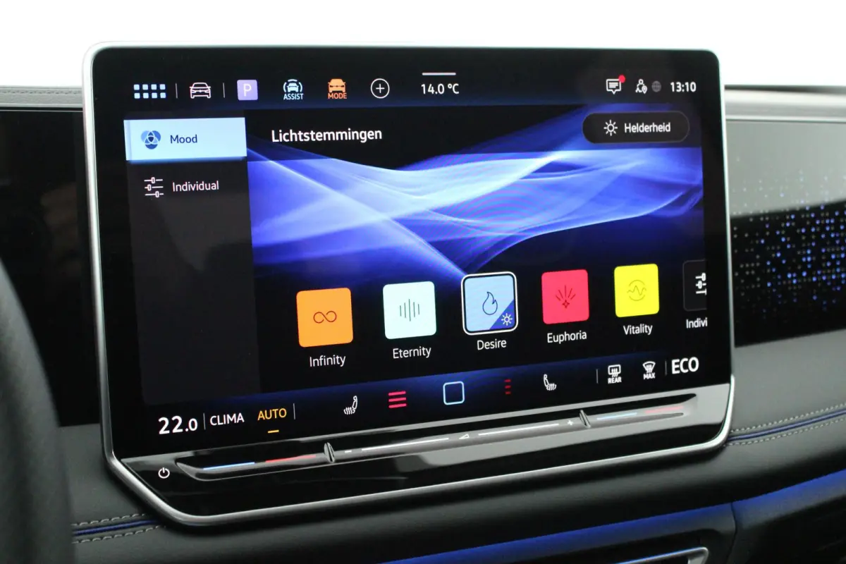 1.5 272pk eHybrid R-Line Edition Trekhaak Camera Keyless Massage Virtual Cockpit Panoramadak Carplay