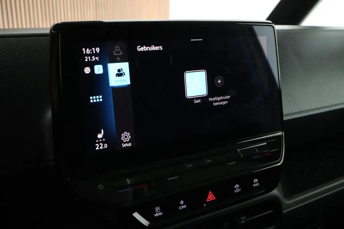 77 kWh 204pk SOH 98% Trekhaak Navigatie Stoelverwarming Adaptive Cruise Control Bijrijdersbank Climate control