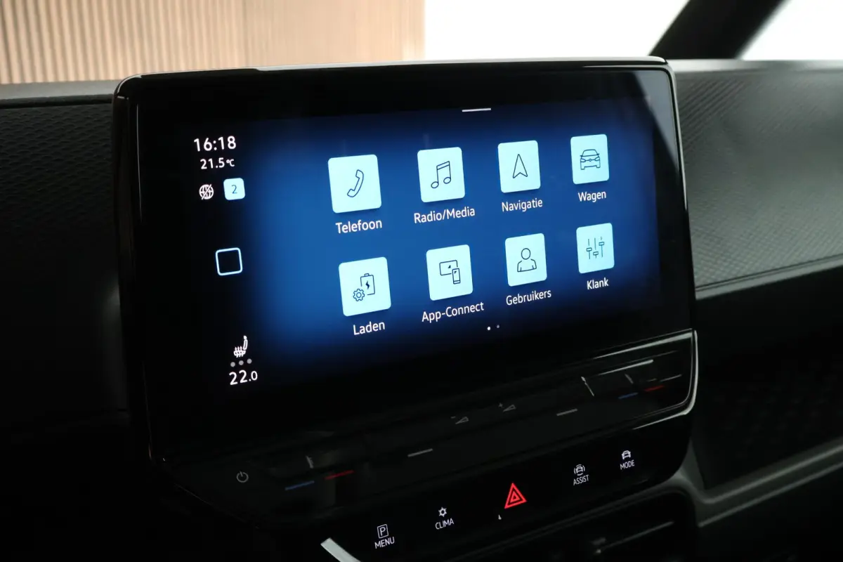77 kWh 204pk SOH 98% Trekhaak Navigatie Stoelverwarming Adaptive Cruise Control Bijrijdersbank Climate control