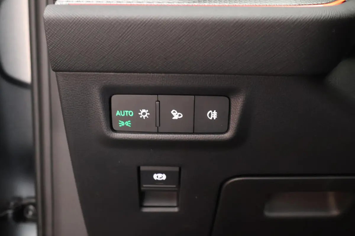 1.5 TSI 204pk PHEV Sportline Business Trekhaak Camera Canton LED Memory Stoelverwarming Panoramadak Navigatie