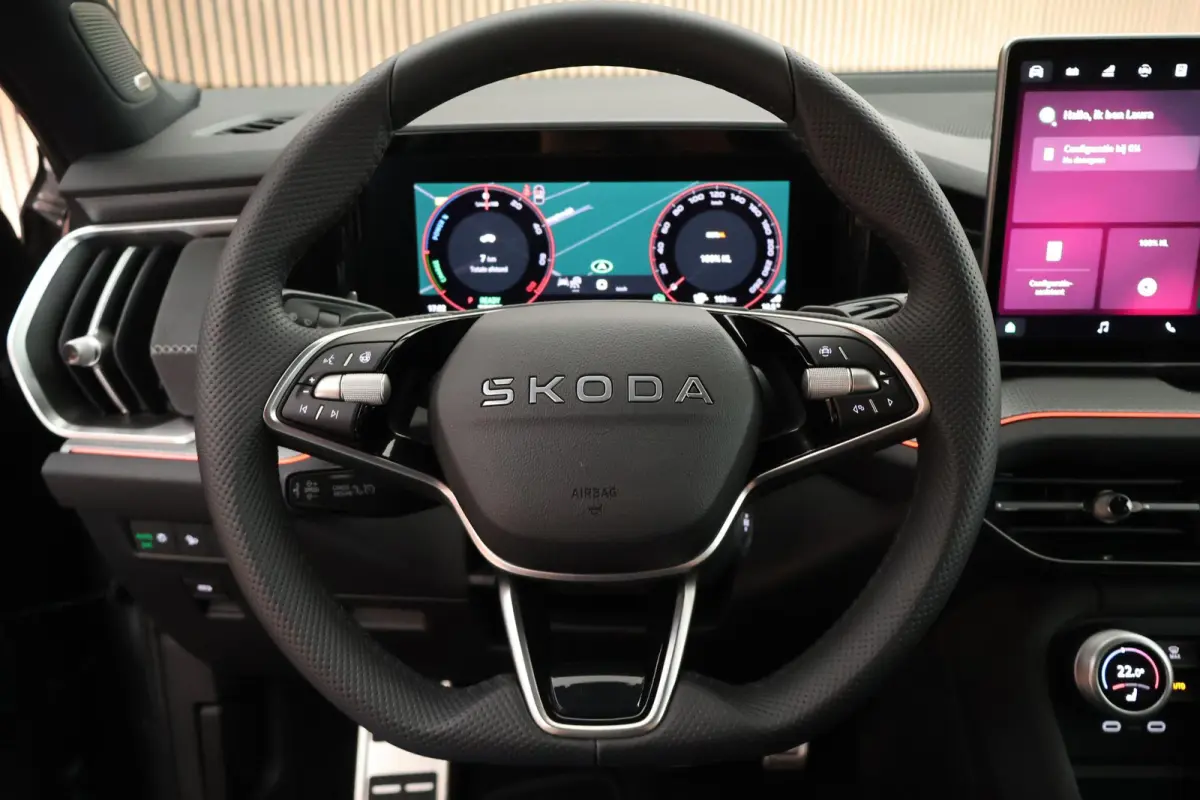 1.5 TSI 204pk PHEV Sportline Business Trekhaak Camera Canton LED Memory Stoelverwarming Panoramadak Navigatie