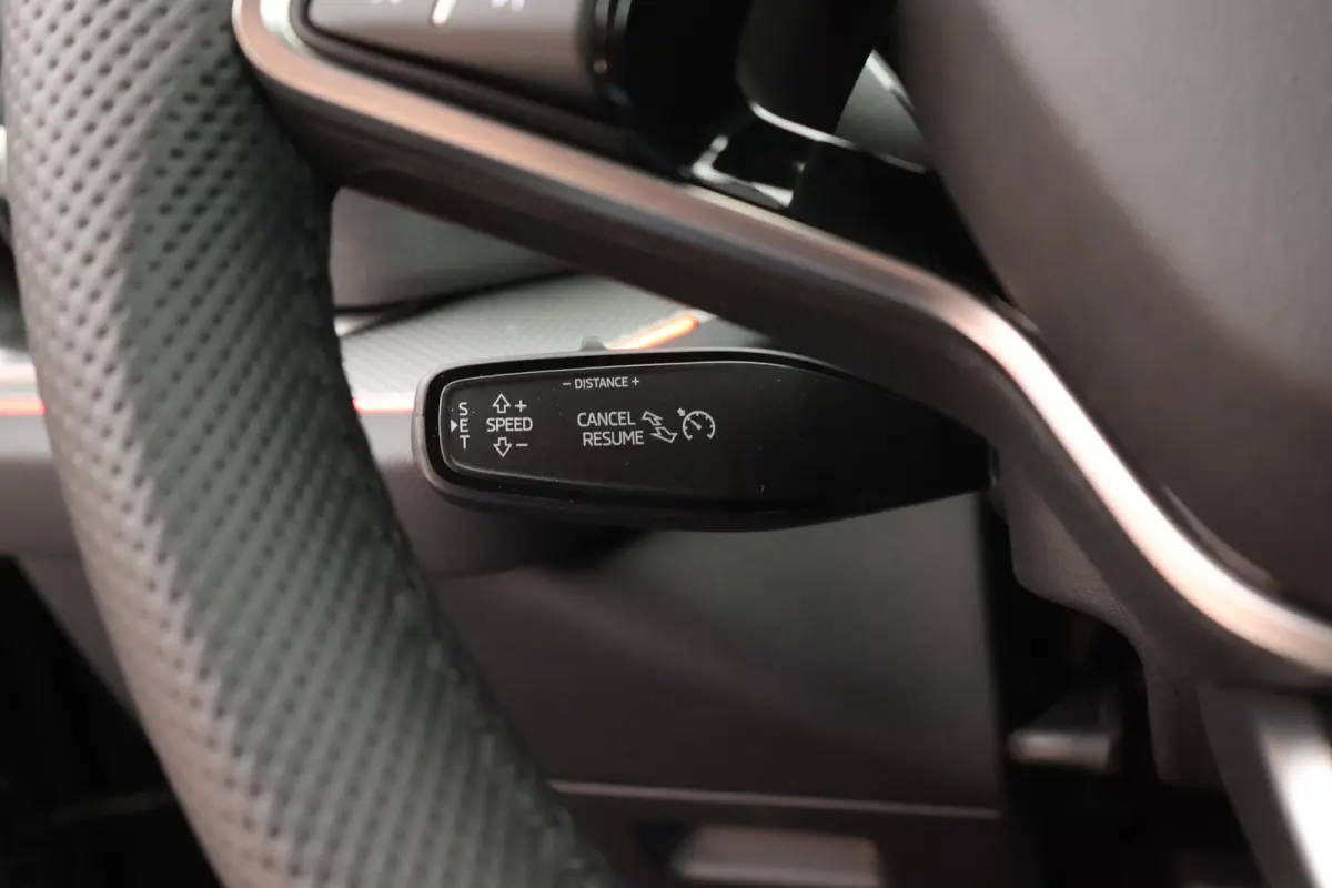 1.5 TSI 204pk PHEV Sportline Business Trekhaak Camera Canton LED Memory Stoelverwarming Panoramadak Navigatie