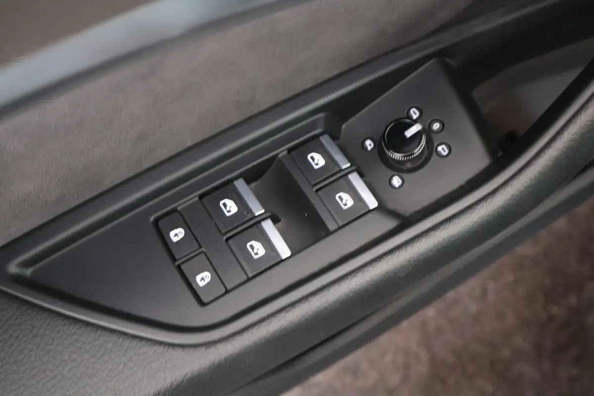 55 408pk quattro S edition 95 kWh SOH 91% Luchtvering 360Camera Nachtzicht Keyless Adaptive cruise