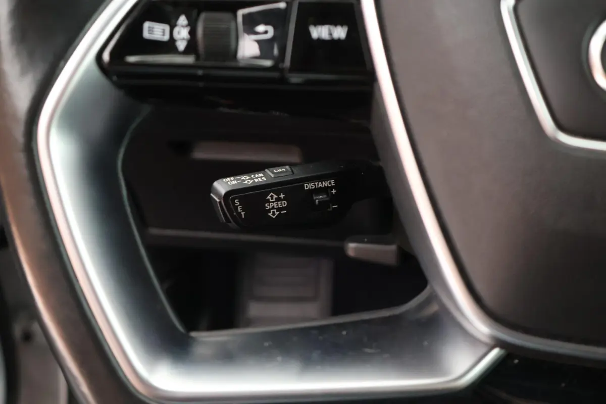 55 408pk quattro S edition 95 kWh SOH 91% Luchtvering 360Camera Nachtzicht Keyless Adaptive cruise