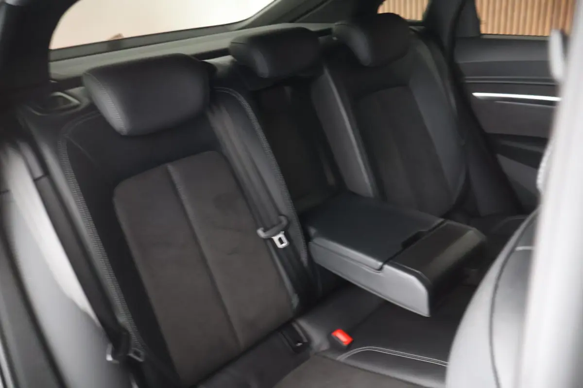 55 408pk quattro S edition 95 kWh SOH 91% Luchtvering 360Camera Nachtzicht Keyless Adaptive cruise