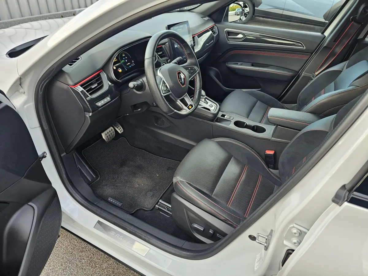1.6 E-Tech Hybrid 145 R.S. Line Trekhaak | Adaptive Cruise Control | Android Auto/Apple Carplay | Stoel en Stuur Verwarming